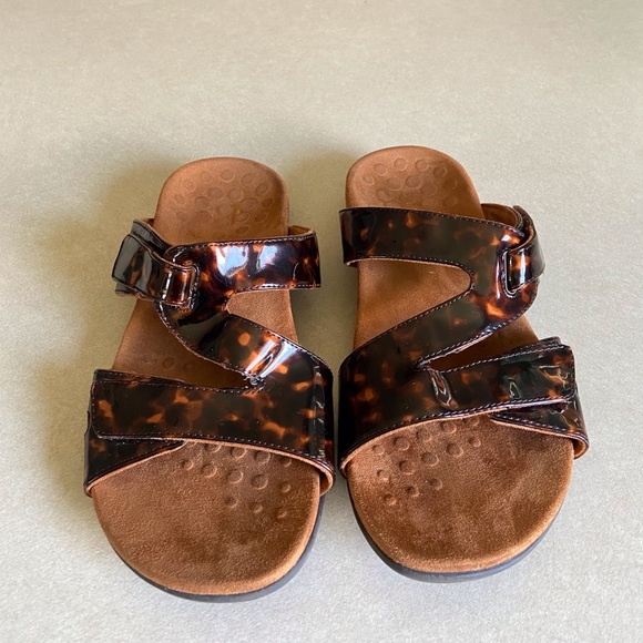 Vionic slide sandals size 7. - Picture 15 of 16